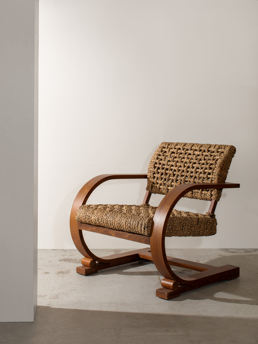 PIERRE LOUNGE CHAIR